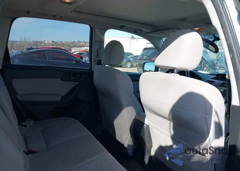 2014 Subaru Forester 2.5I Premium z USA, uszkodzony, nr VIN JF2SJAEC4EH495196